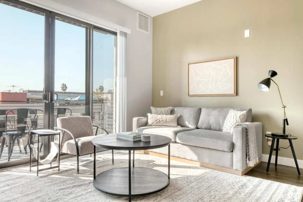 North Hollywood 2Br W Pool Gym Prime Noho Lax-921 contacts
